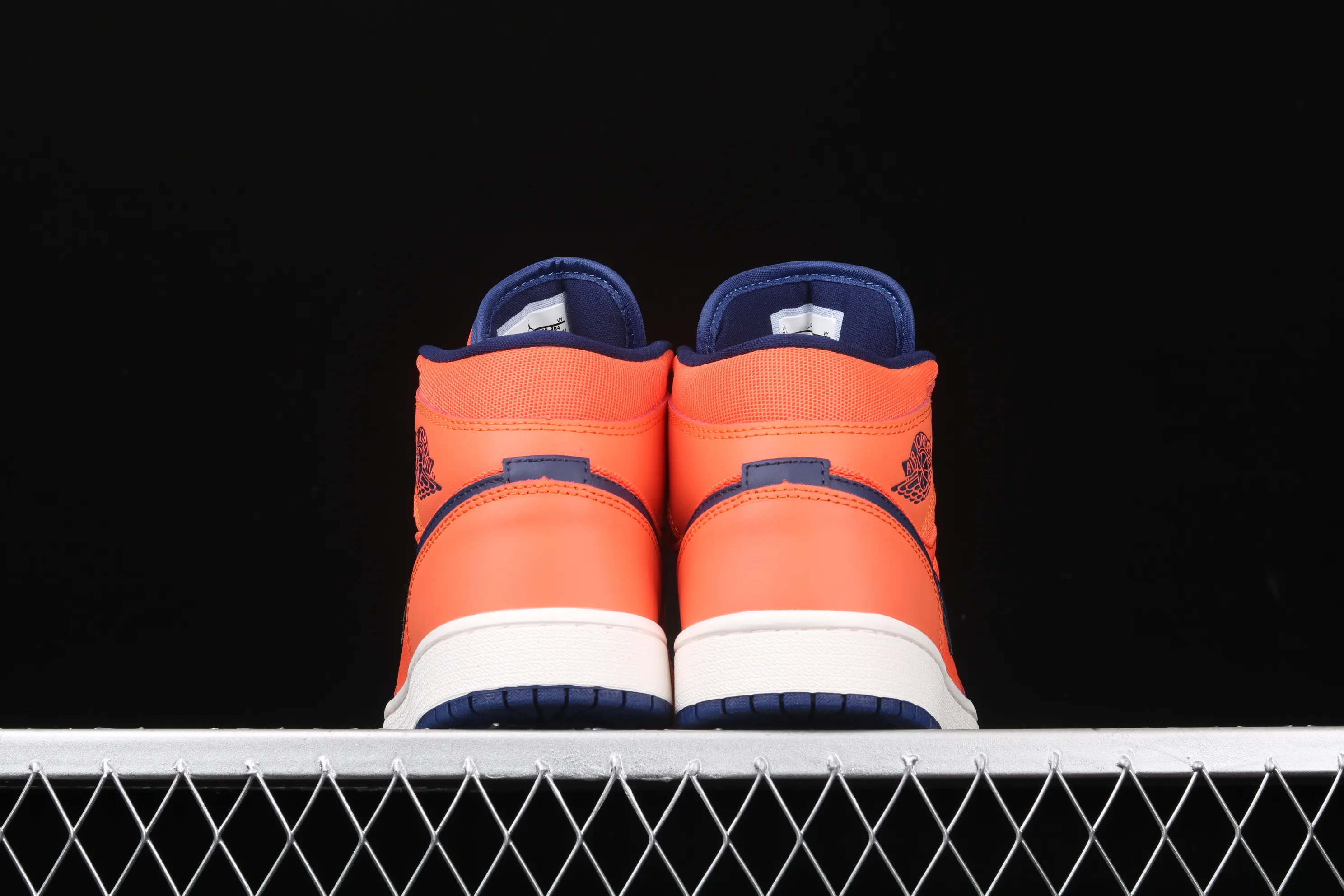 All categories Air Jordan Jordan series basketball shoes Air Jordan 1 Mid Air Jordan 1 Mid AJ1 Joe 1 Zhongbang blue and orange basketball shoes CD7240-801